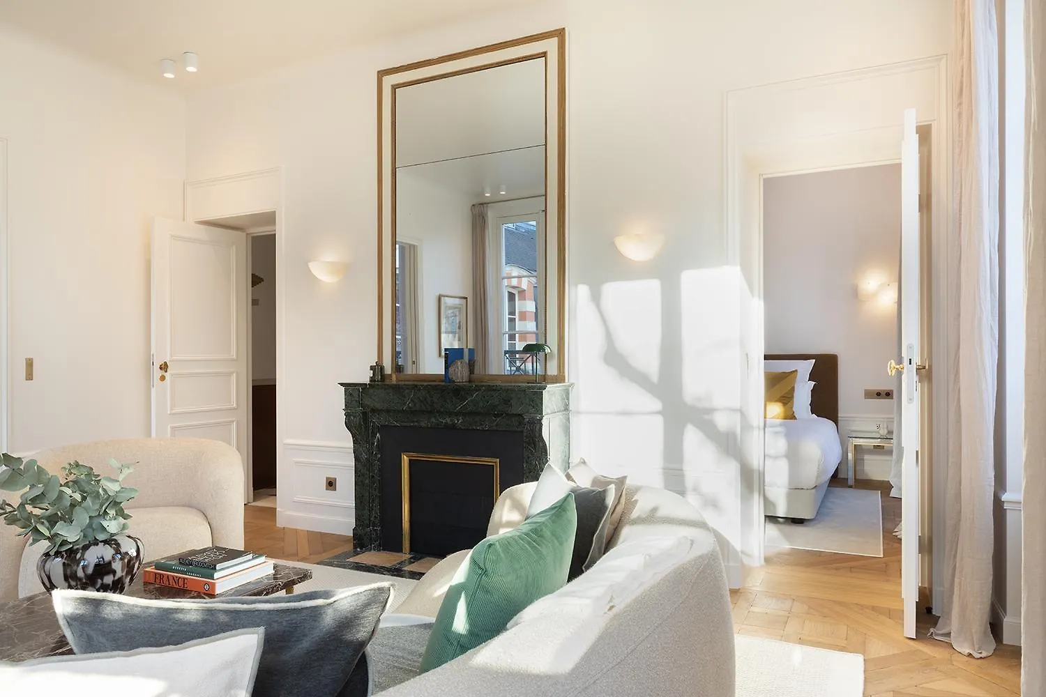 Pick A Flat'S Apartment In Saint-Germain - Place Furstemberg Paris